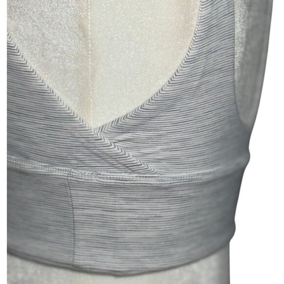 ECU Lululemon Size 6 White Gray Mini Stripe Align Reversible Bra Light support - Picture 2 of 9